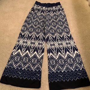 Blu Pepper Palazzo Pants size small Navy Blue and white